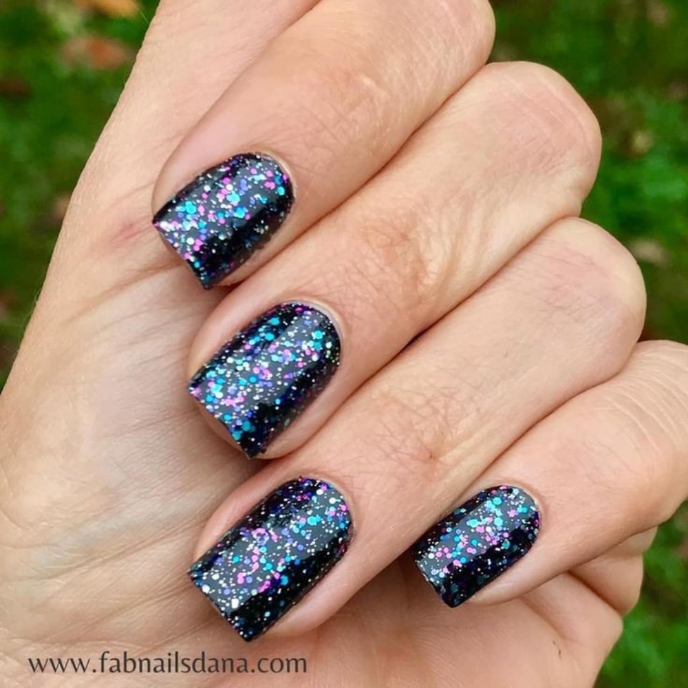 Color Street Nail Polish Strips in shade Holidaze
